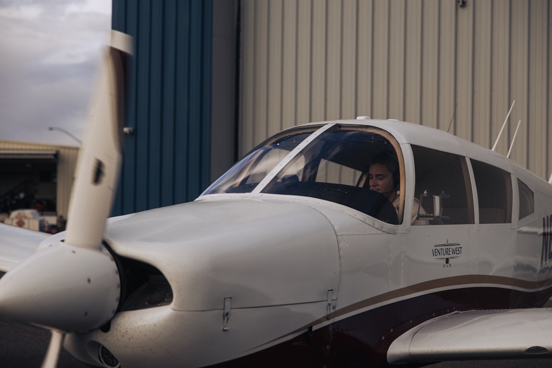 Een kapitein op een schip: het salaris, de lasten en de voordelen